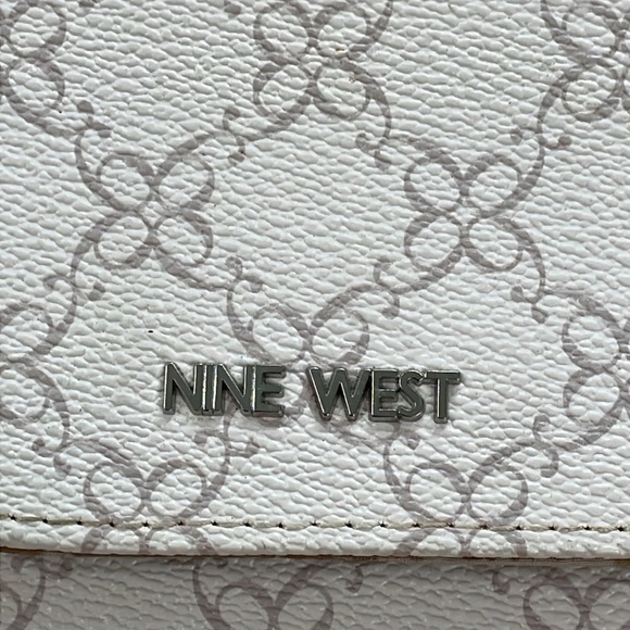 Nine West Geometric Floral Envelope Clutch Pouch - Picture 15 of 15
